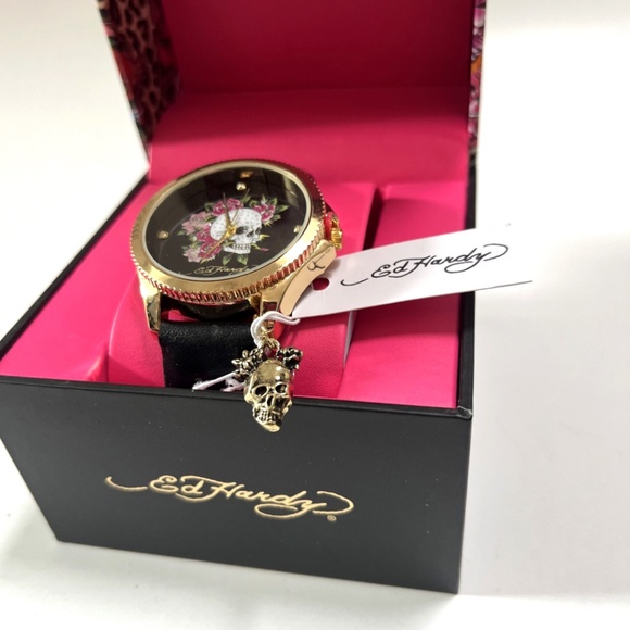 NWT Ed Hardy Rhinestone Skull Watch w/ Box Gold Tone Faux Leather Strap Charm main image 4